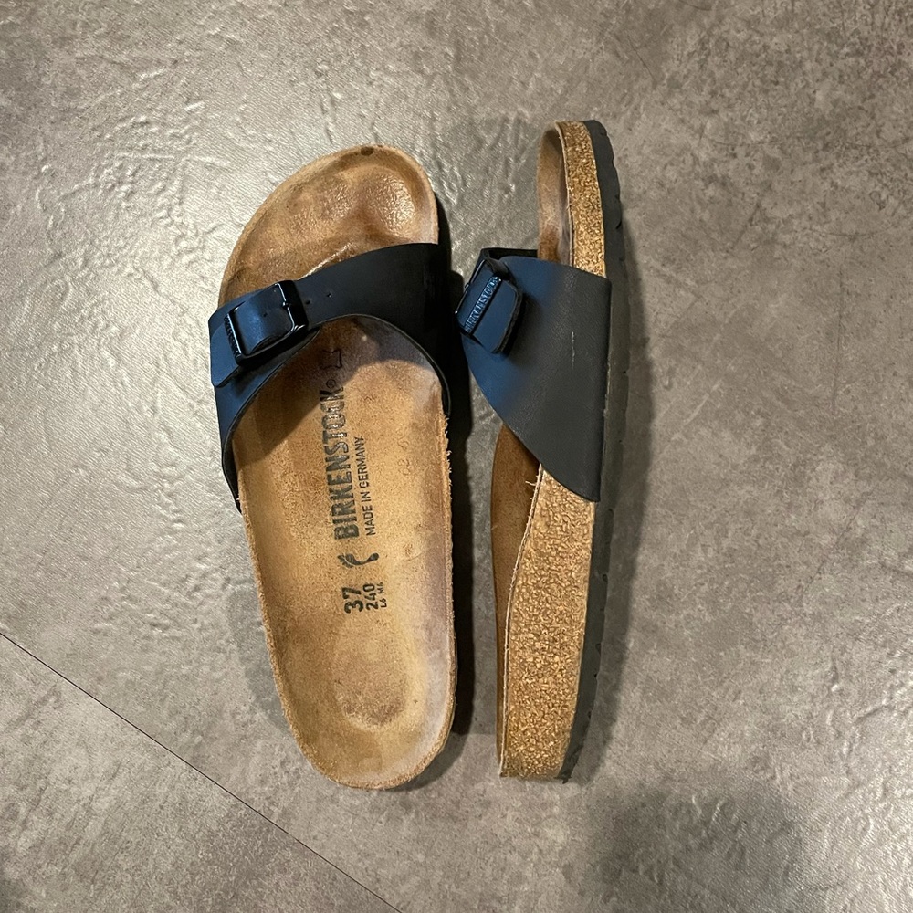 Black leather Madrid Birkenstock Sandals (size 37)